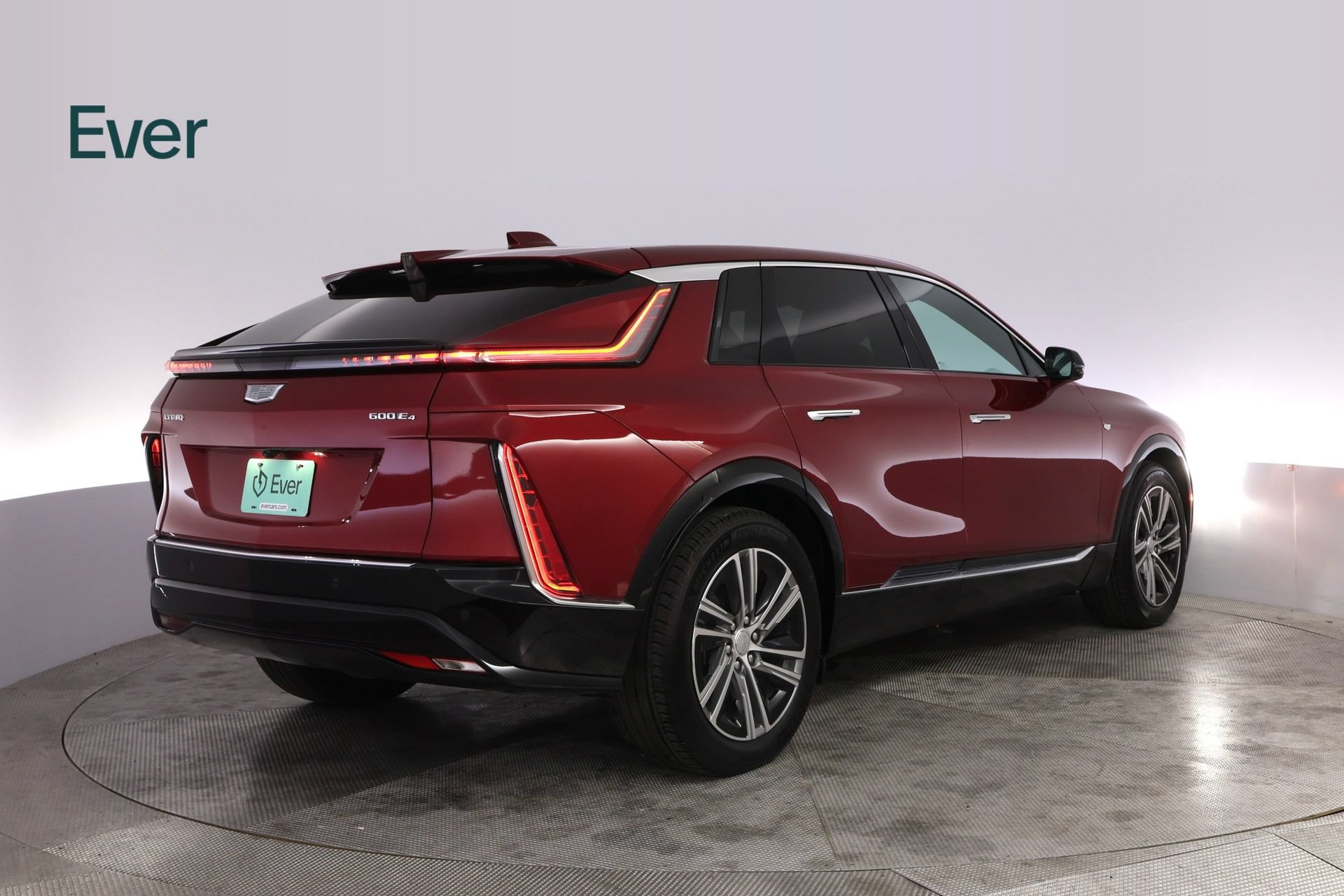 Used 2024 Cadillac Lyriq Luxury AWD/4WD image 3