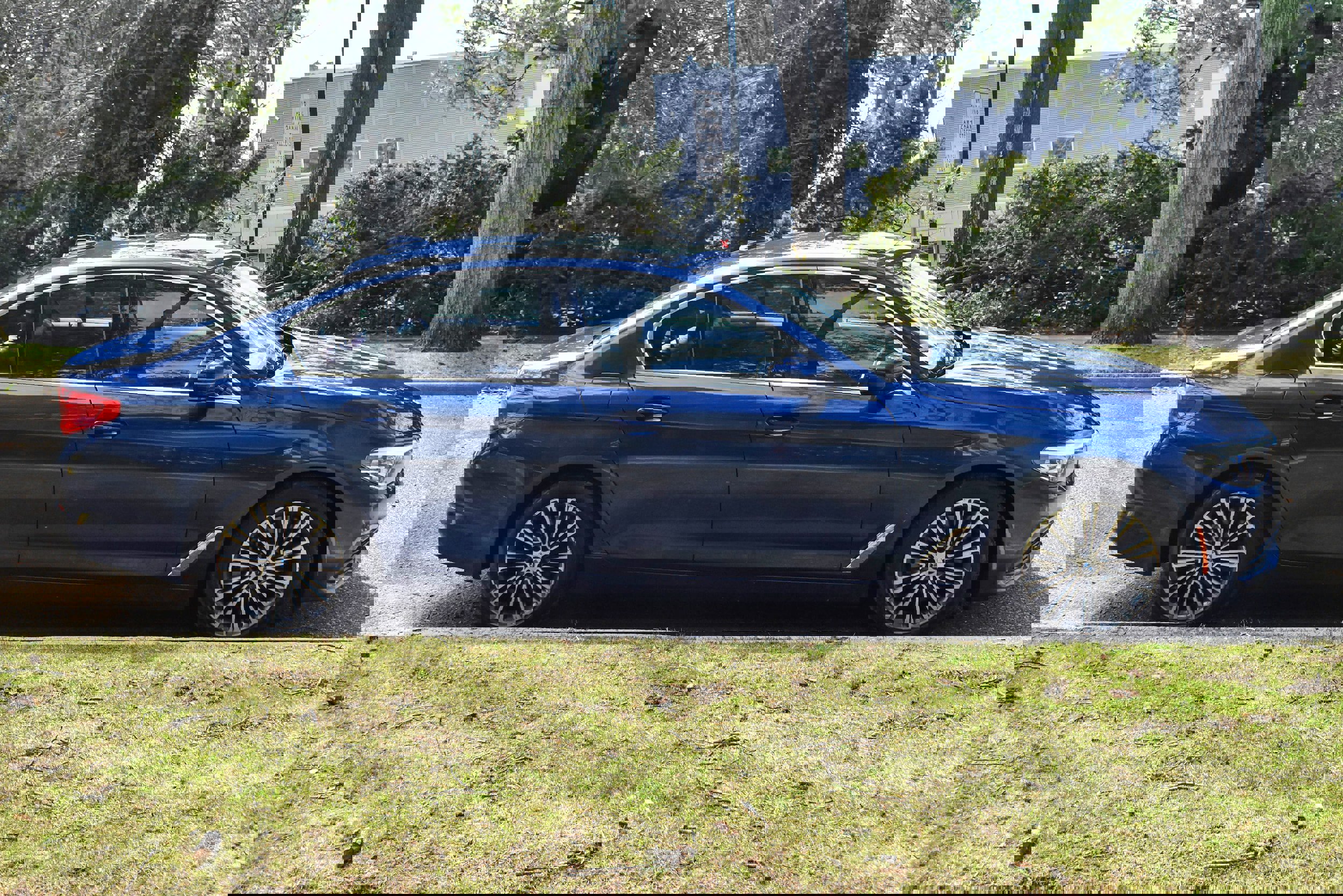 Used 2019 BMW 530i xDrive w/ Convenience Package image 9