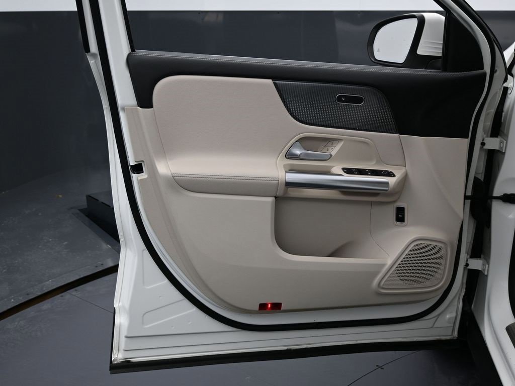 Used 2022 Mercedes-Benz GLA 250 GLA 250 w/ Premium Package Lite image 38