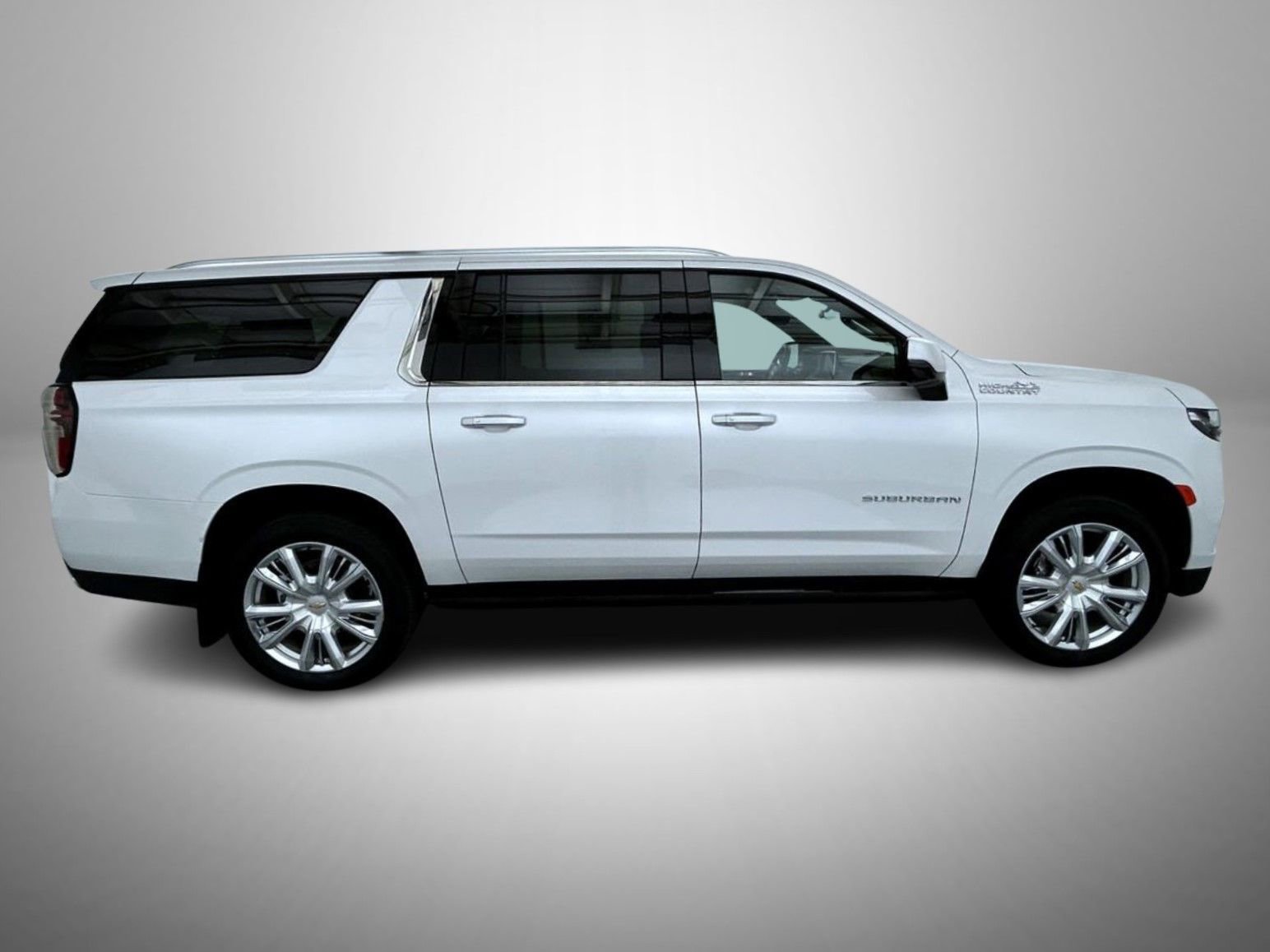 Used 2023 Chevrolet Suburban High Country AWD/4WD image 4