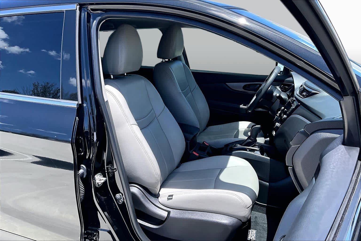Used 2022 Nissan Rogue Sport S FWD image 9