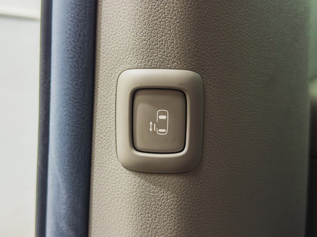 Used 2019 Kia Sedona LX FWD image 18
