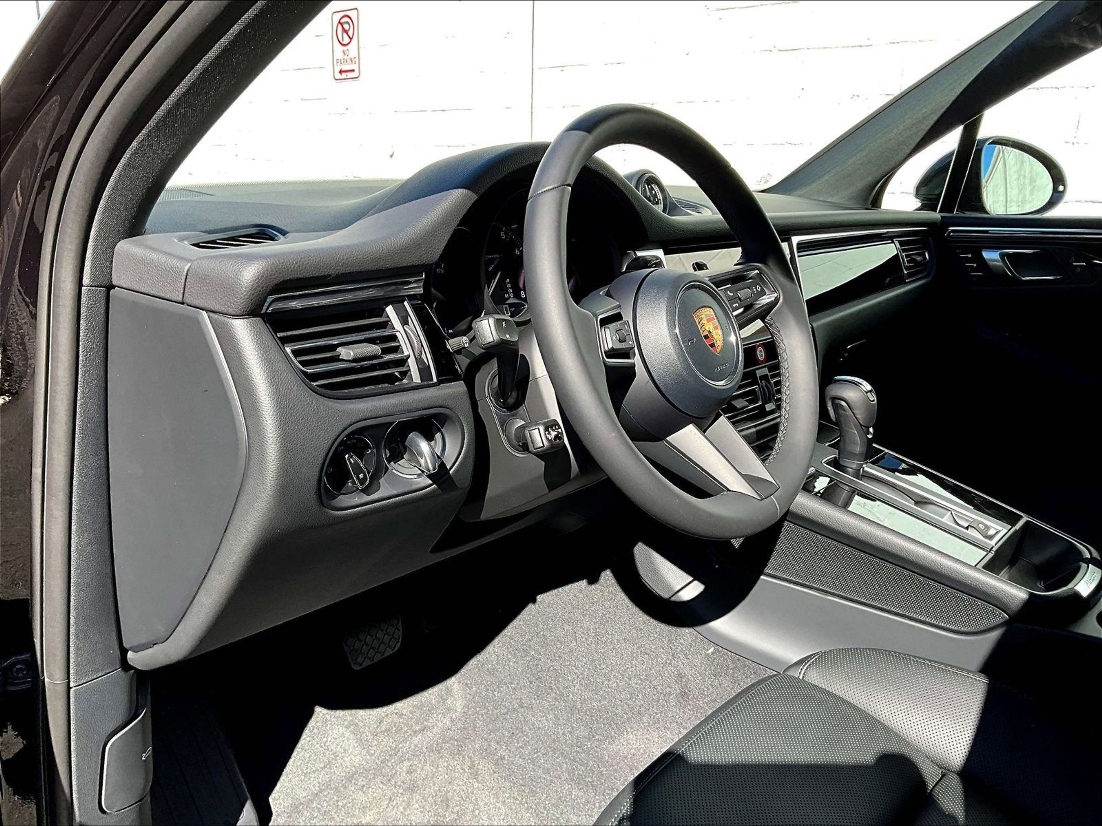 New 2026 Porsche Macan image 4