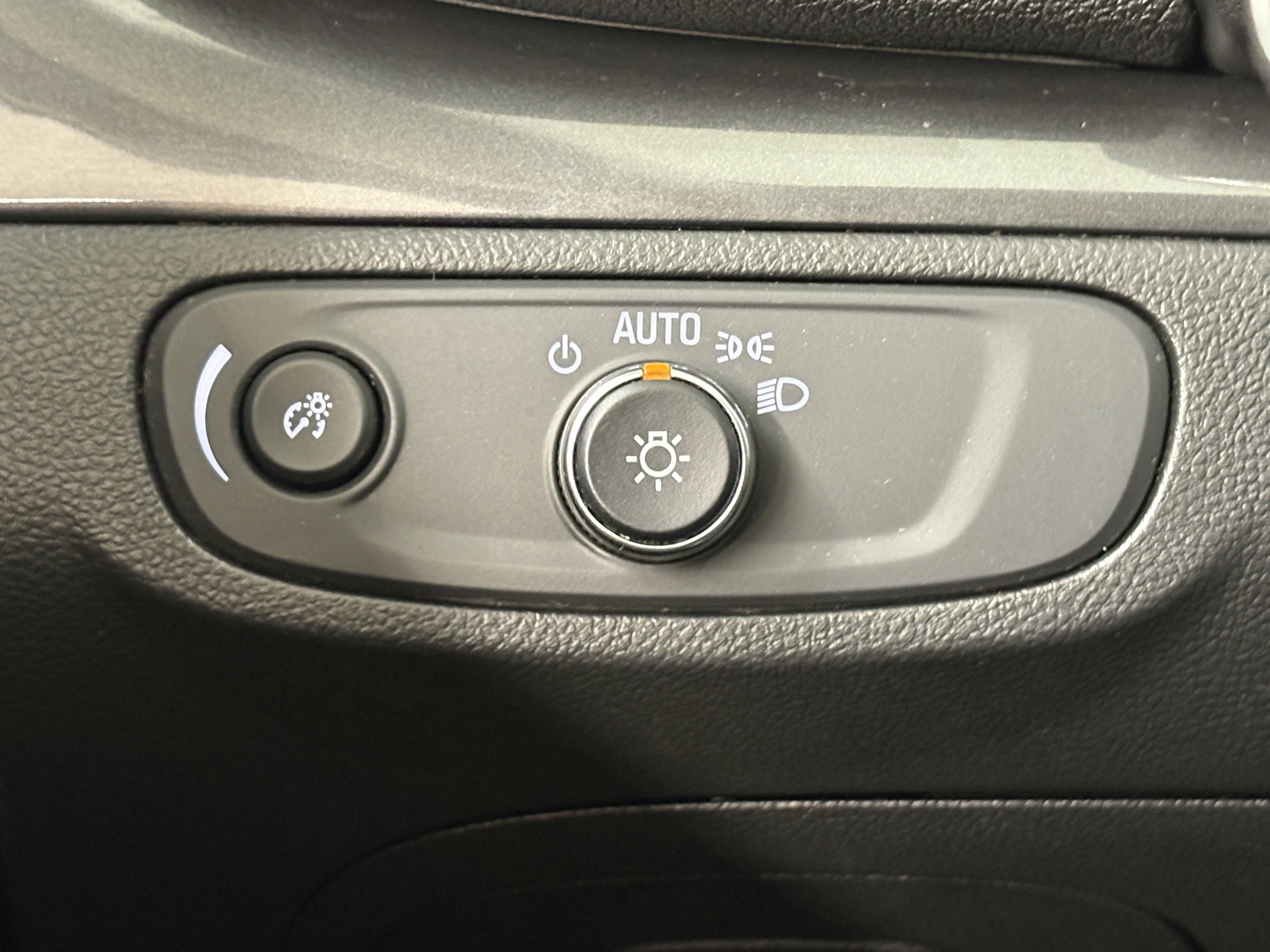 Used 2021 Buick Encore Preferred image 17