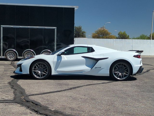 New 2027 Chevrolet Corvette Z06 RWD image 4