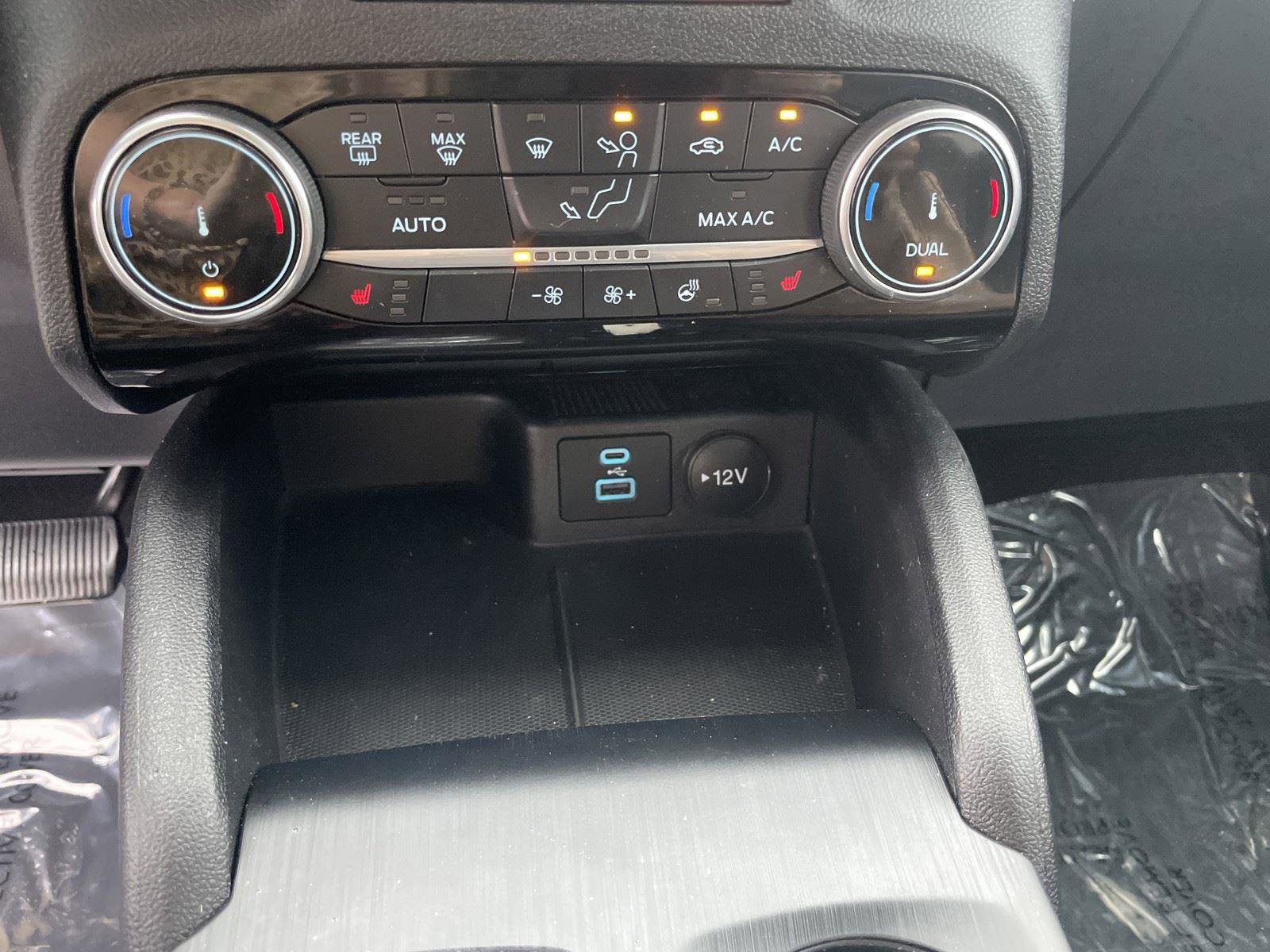 Used 2022 Ford Escape SEL image 17