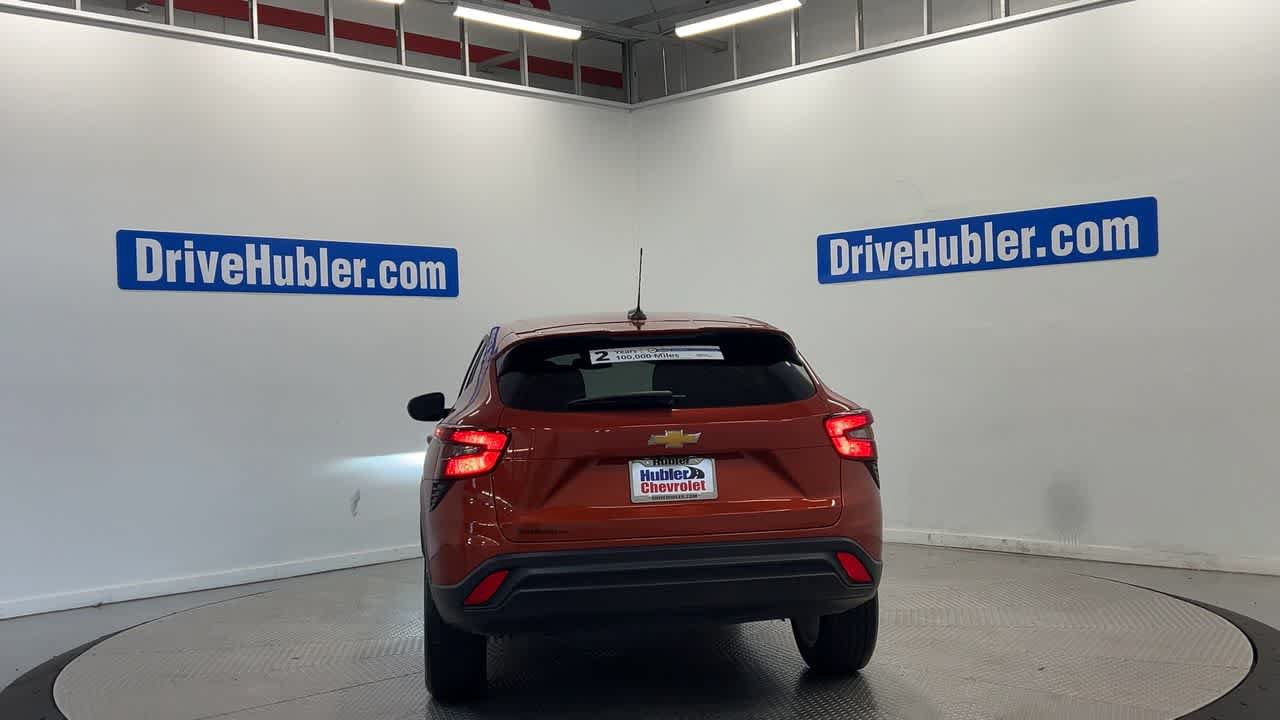 Used 2024 Chevrolet Trax LS w/ LS Convenience Package FWD image 9