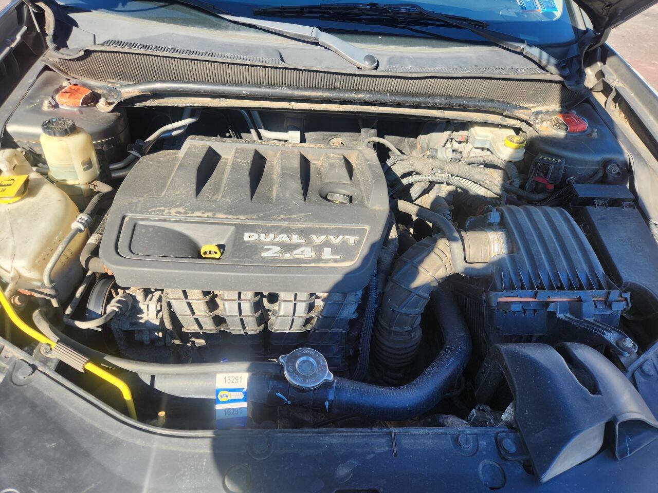 Used 2013 Dodge Avenger SE FWD image 9