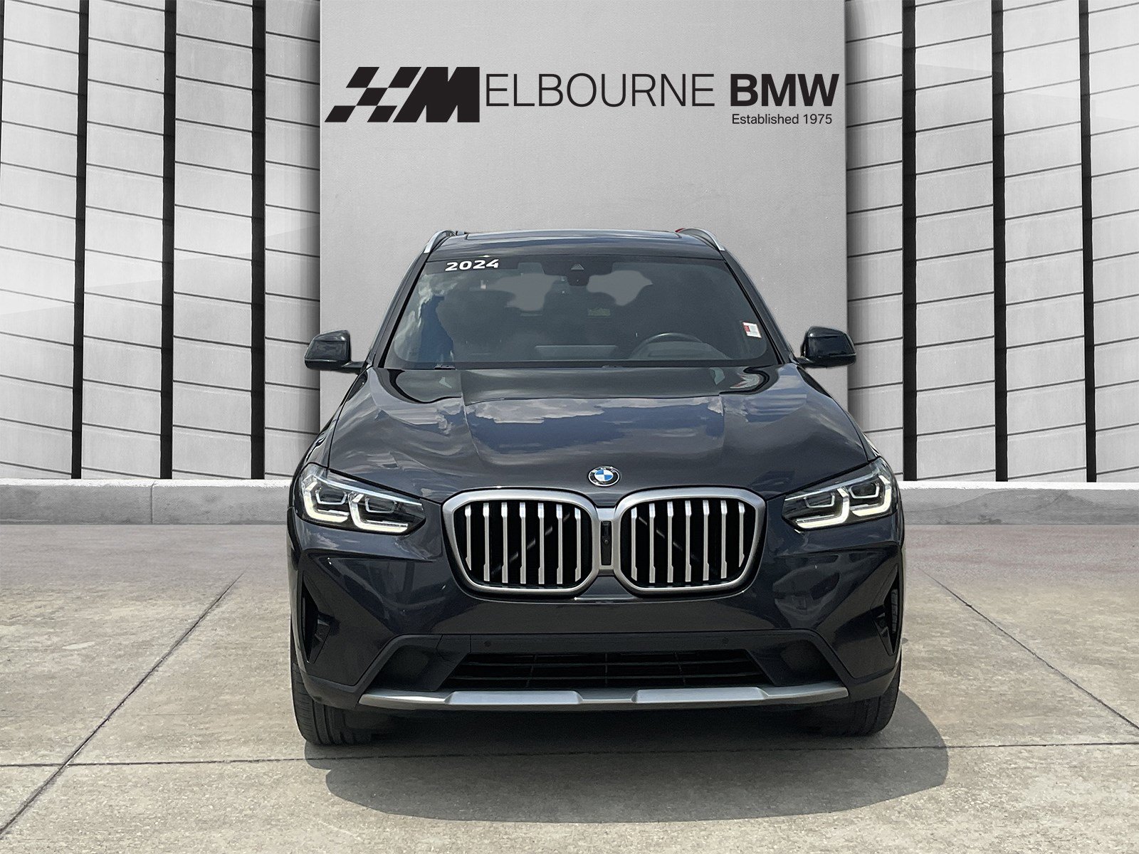 Used 2024 BMW X3 sDrive30i w/ Premium Package RWD image 2