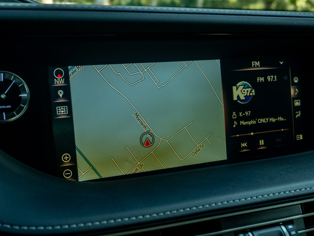 Used 2019 Lexus LS 500 F Sport w/ Accessory Package (Z1) AWD/4WD image 24