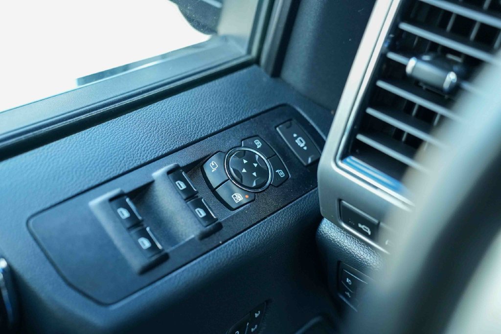 Used 2022 Ford F250 Platinum w/ Tremor Off-Road Package AWD/4WD image 26