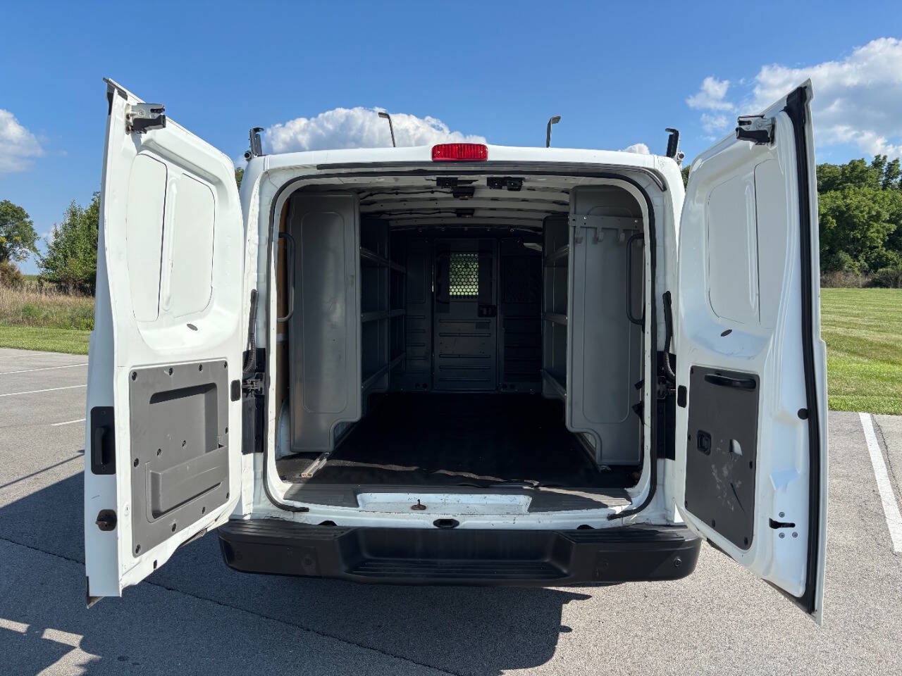 Used 2017 Nissan NV 2500 SV w/ Technology Package RWD image 12