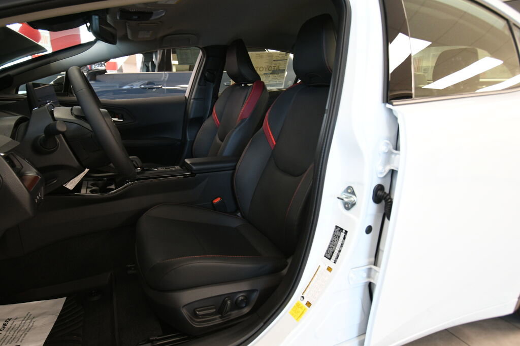 New 2026 Toyota Prius Plug-In Hybrid image 7