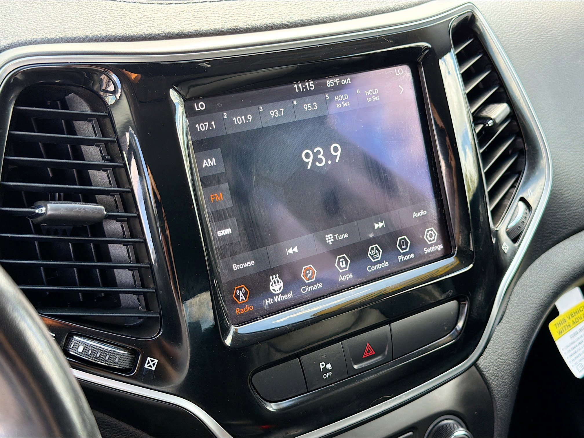 Used 2020 Jeep Cherokee Limited image 31