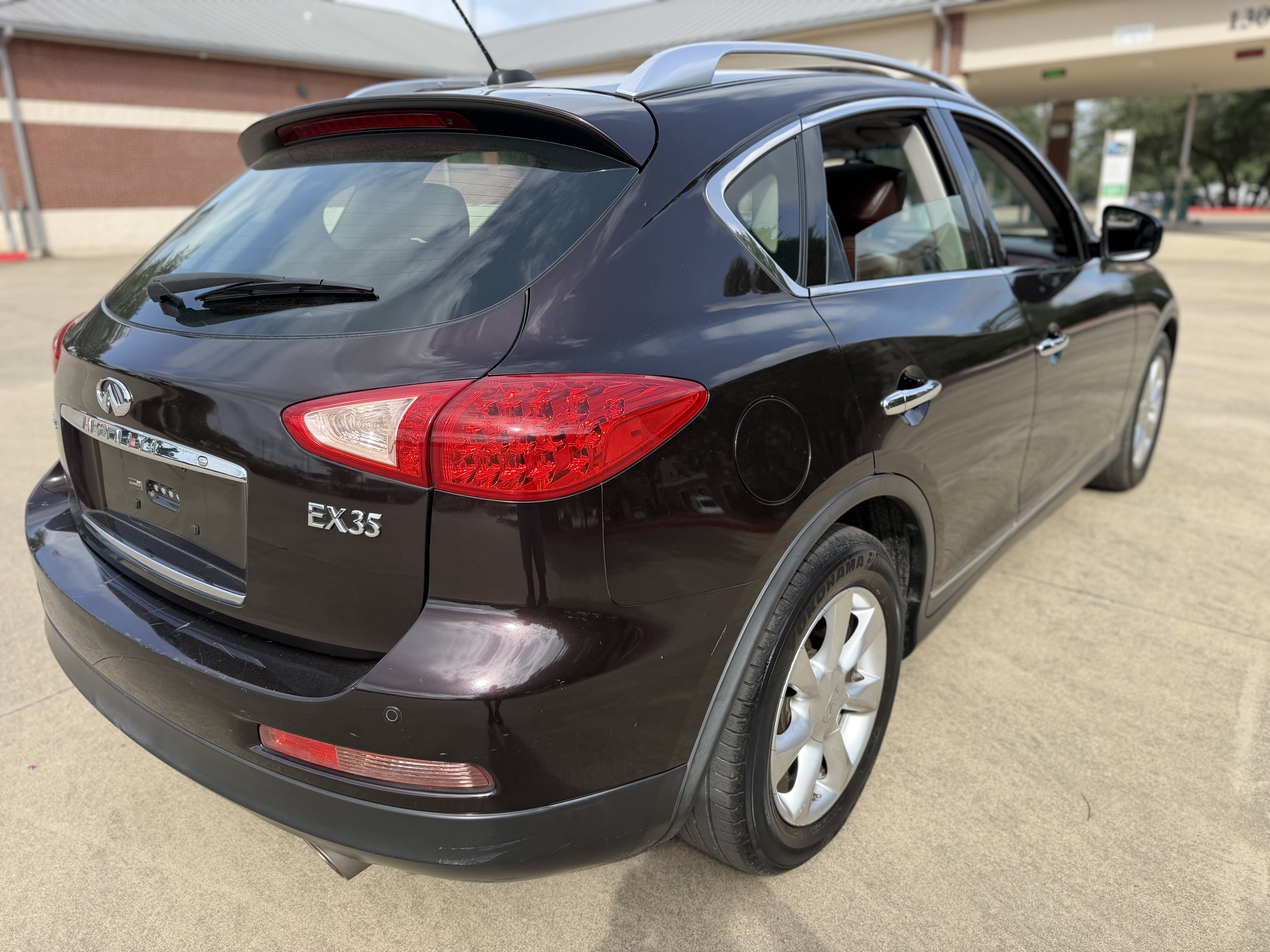 Used 2010 INFINITI EX35 Journey RWD image 8