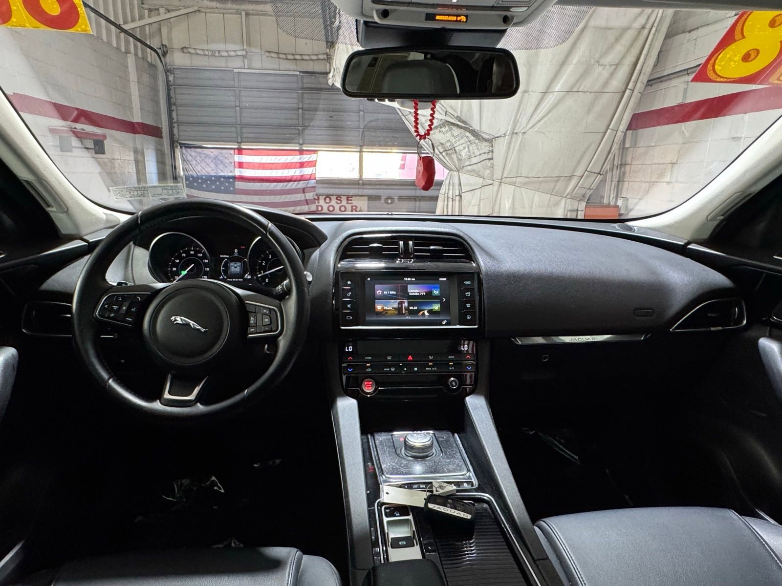 Used 2018 Jaguar F-PACE Premium image 15