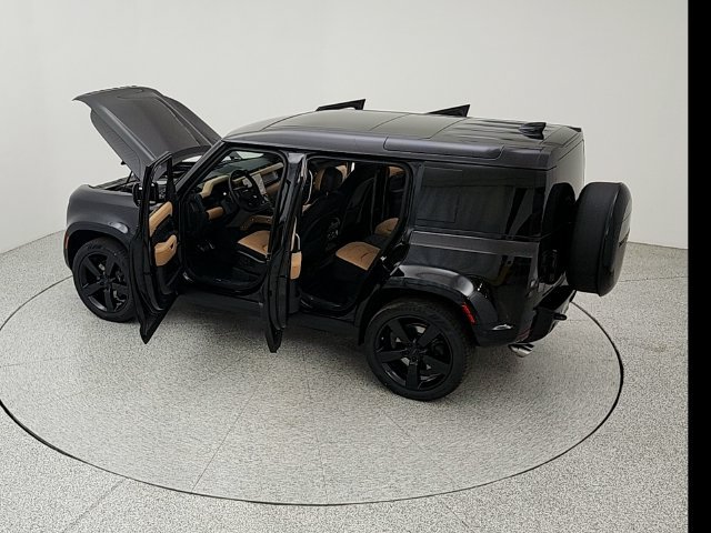 New 2026 Land Rover Defender 110 V8 AWD/4WD image 39