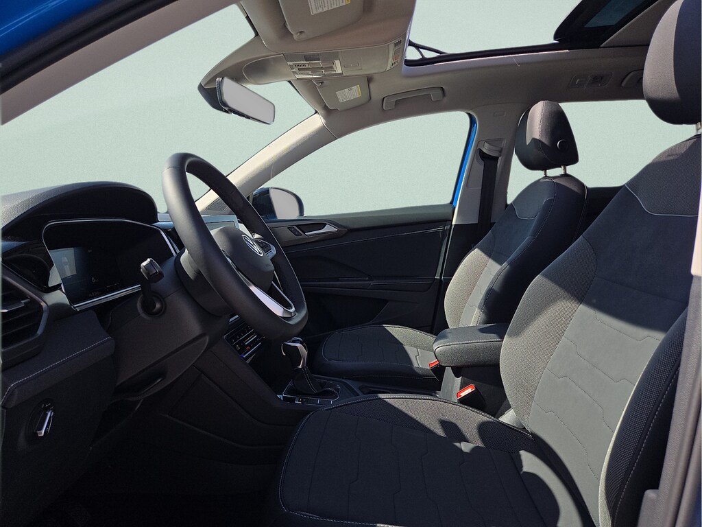 New 2026 Volkswagen Taos SE FWD image 16