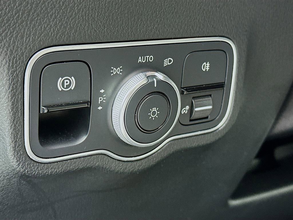 Used 2023 Mercedes-Benz GLA 250 image 11