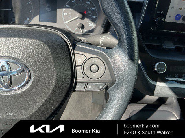 Used 2025 Toyota Corolla LE image 20