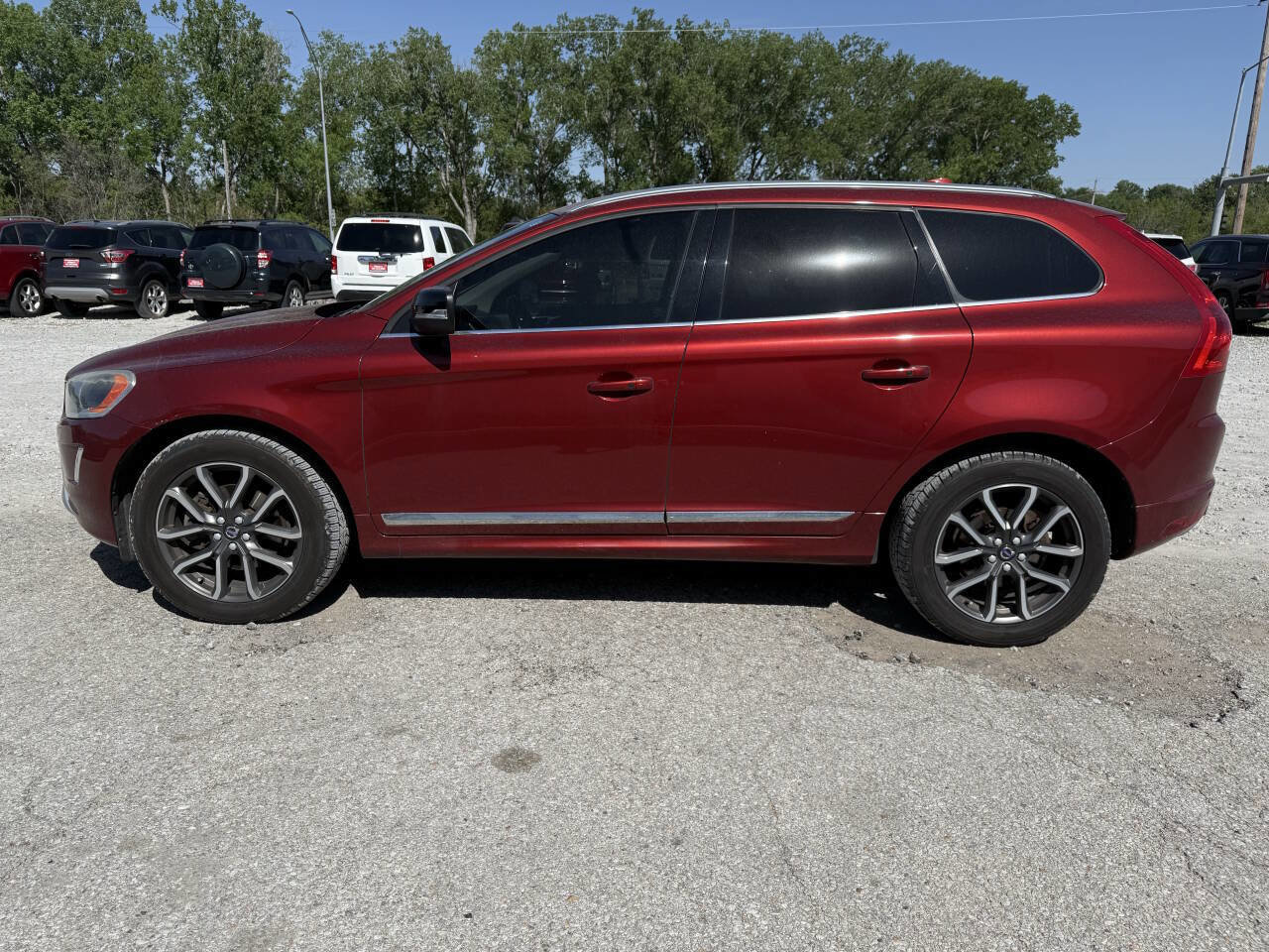 Used 2017 Volvo XC60 T6 Dynamic w/ Climate Package AWD/4WD image 6