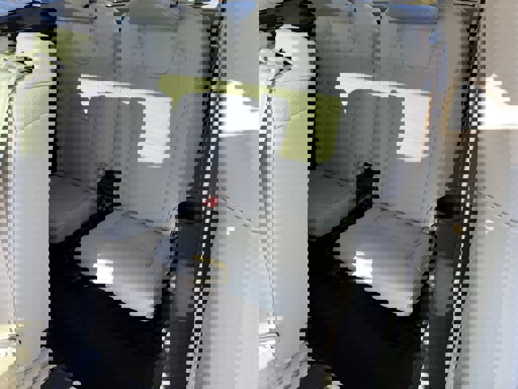 Certified 2024 Volvo XC90 B5 Core w/ Protection Package Premier image 12