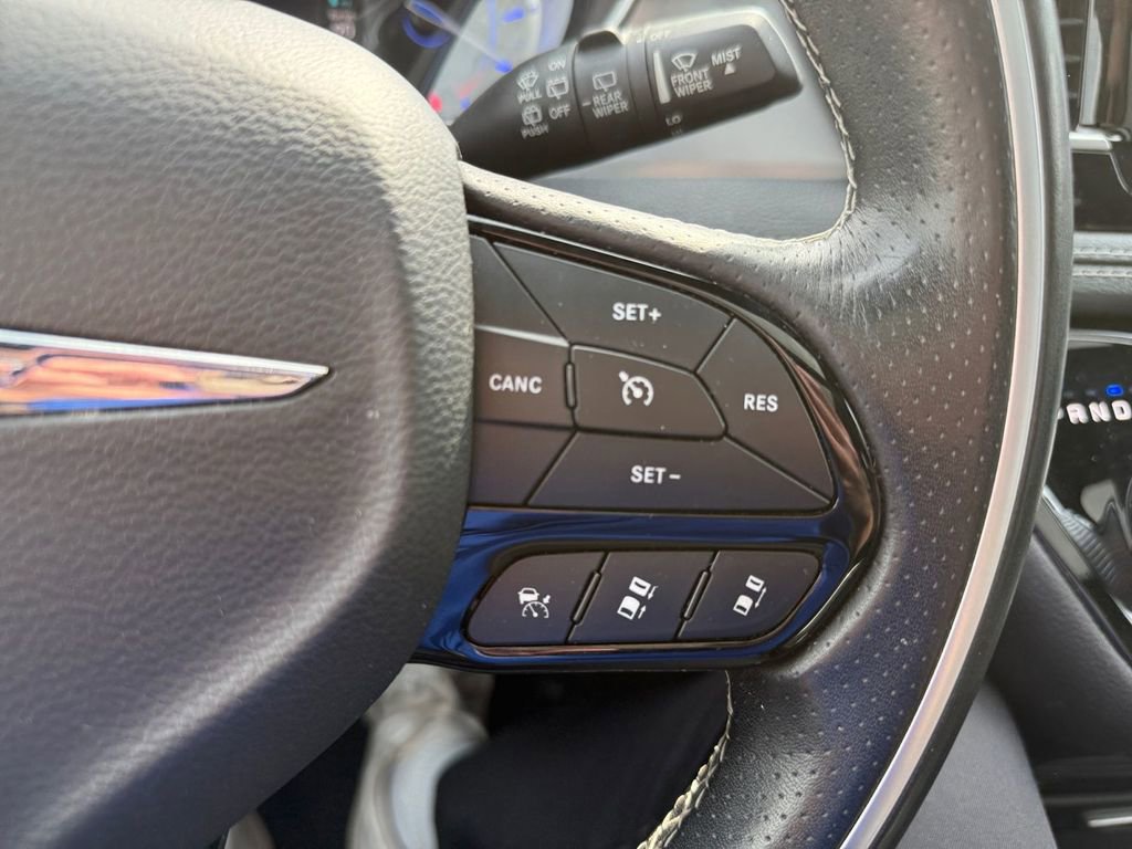 Used 2020 Chrysler Pacifica Limited w/ Advanced Safetytec Group image 32