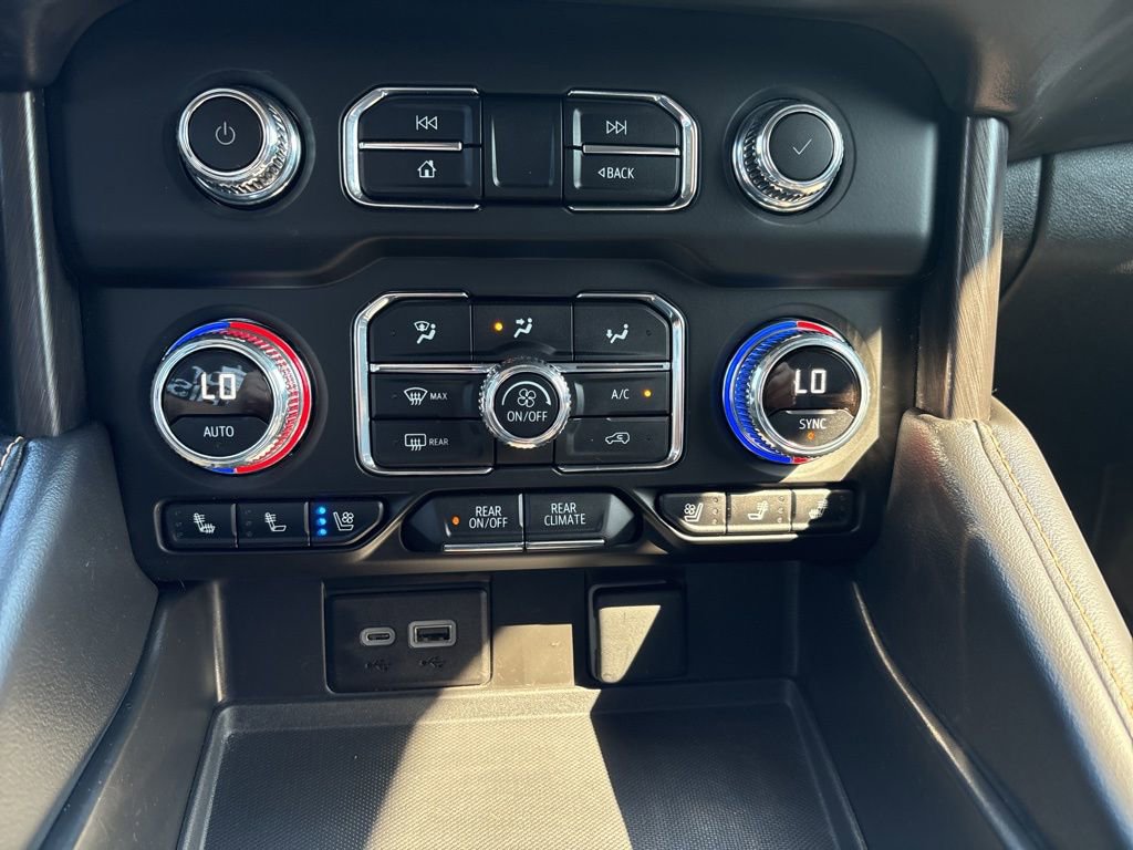 Used 2024 GMC Yukon AT4 w/ AT4 Premium Package AWD/4WD image 38