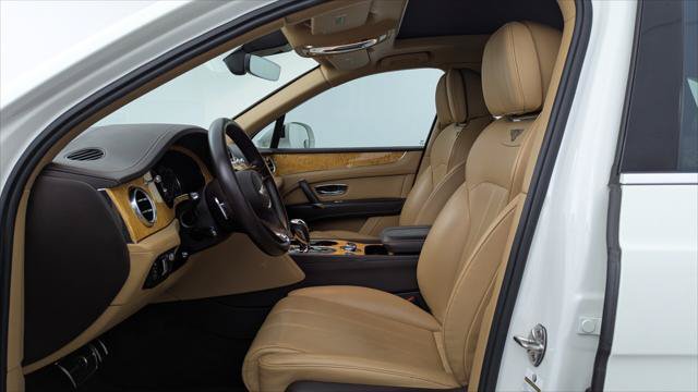 Used 2019 Bentley Bentayga AWD/4WD image 14