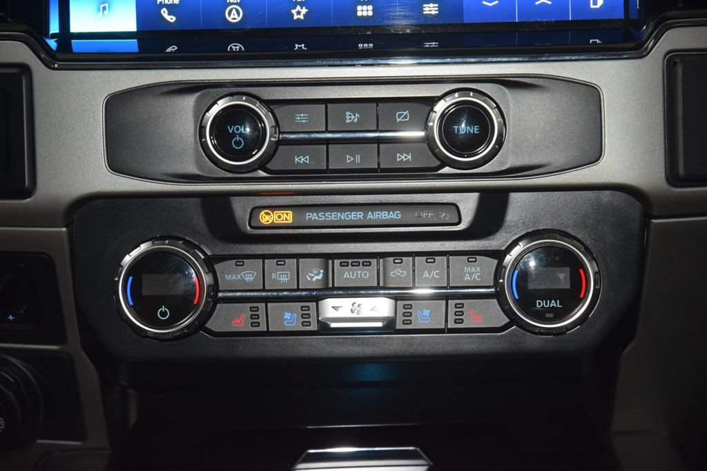 Used 2022 Ford F350 Lariat w/ Lariat Ultimate Package AWD/4WD image 31