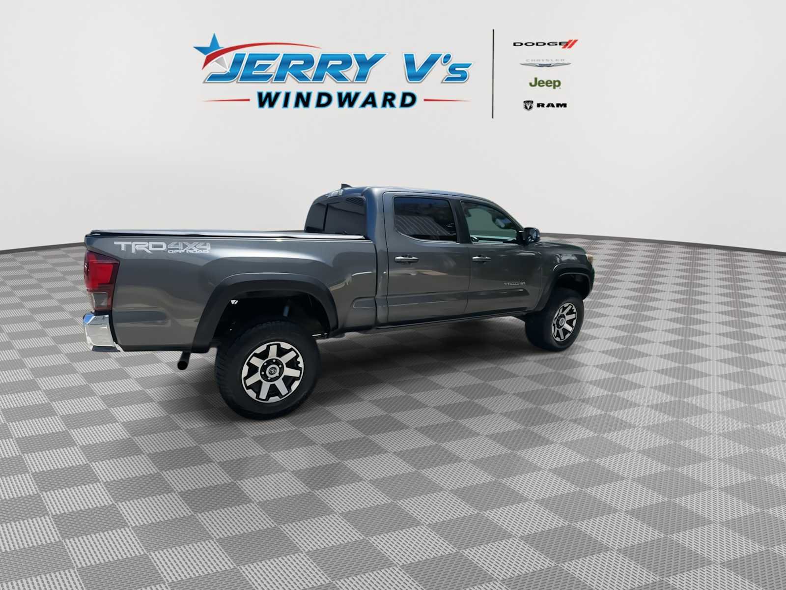 Used 2019 Toyota Tacoma TRD Off-Road image 7