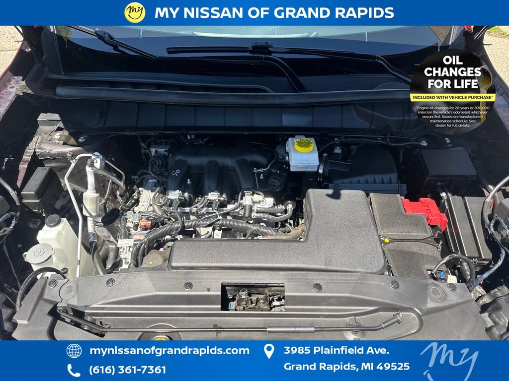 Used 2025 Nissan Pathfinder SL AWD/4WD image 26