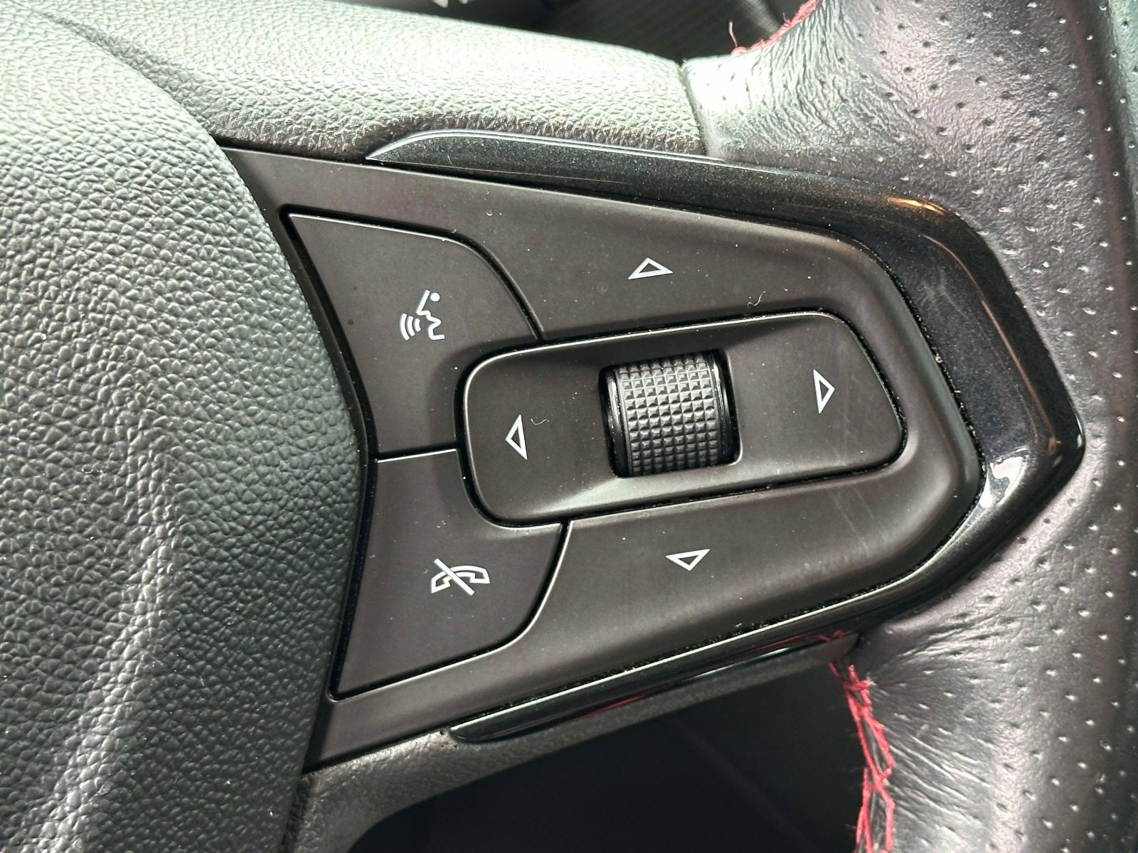 Used 2021 Chevrolet TrailBlazer RS AWD/4WD image 22