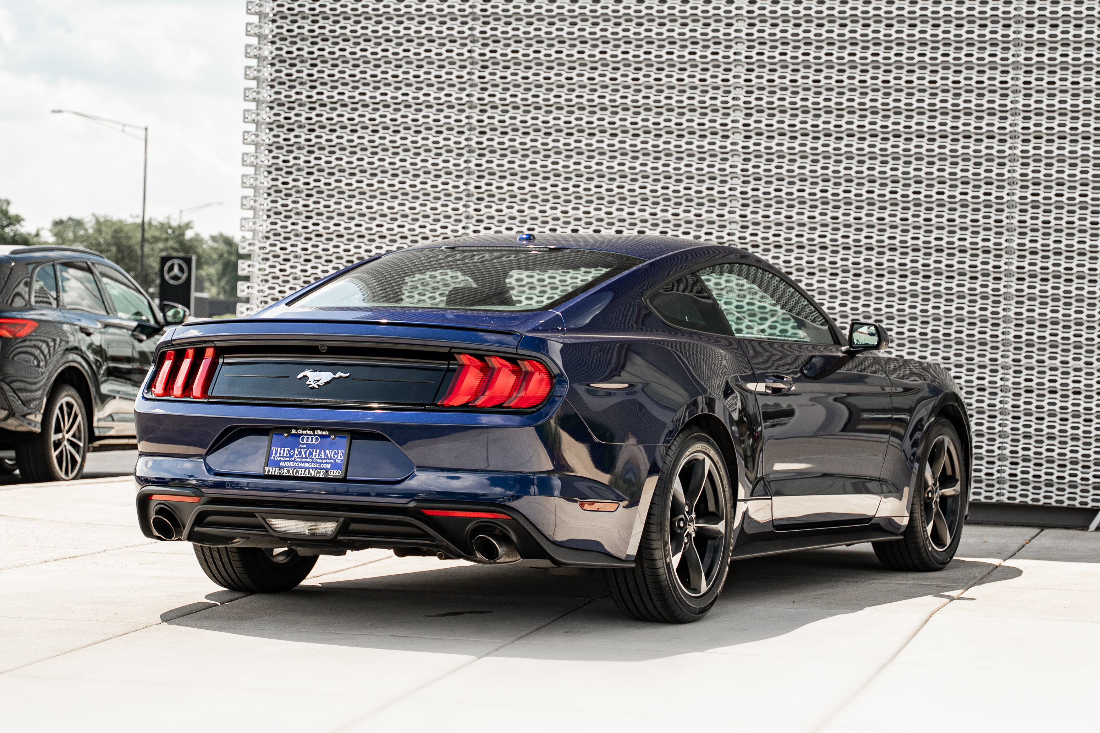 Used 2018 Ford Mustang Coupe w/ Equipment Group 101A RWD image 4