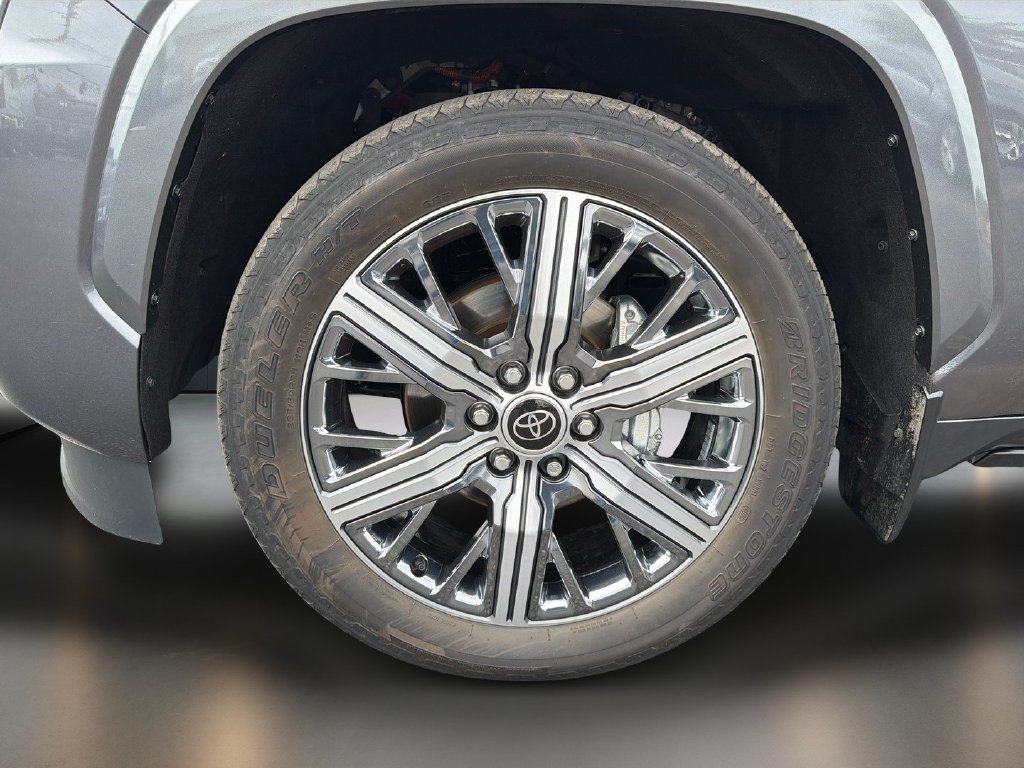 Used 2024 Toyota Sequoia Capstone AWD/4WD image 10