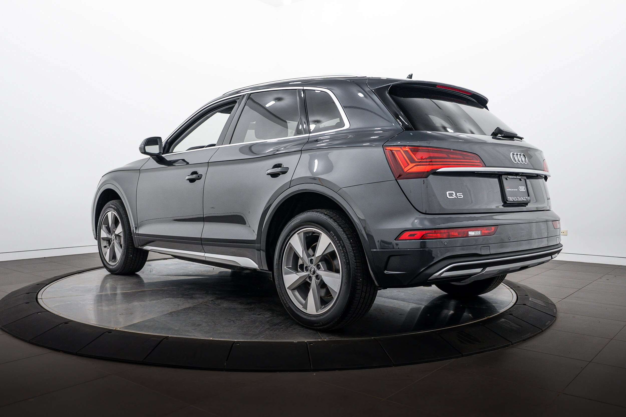 Used 2023 Audi Q5 2.0T Premium Plus w/ Premium Plus Package AWD/4WD image 5
