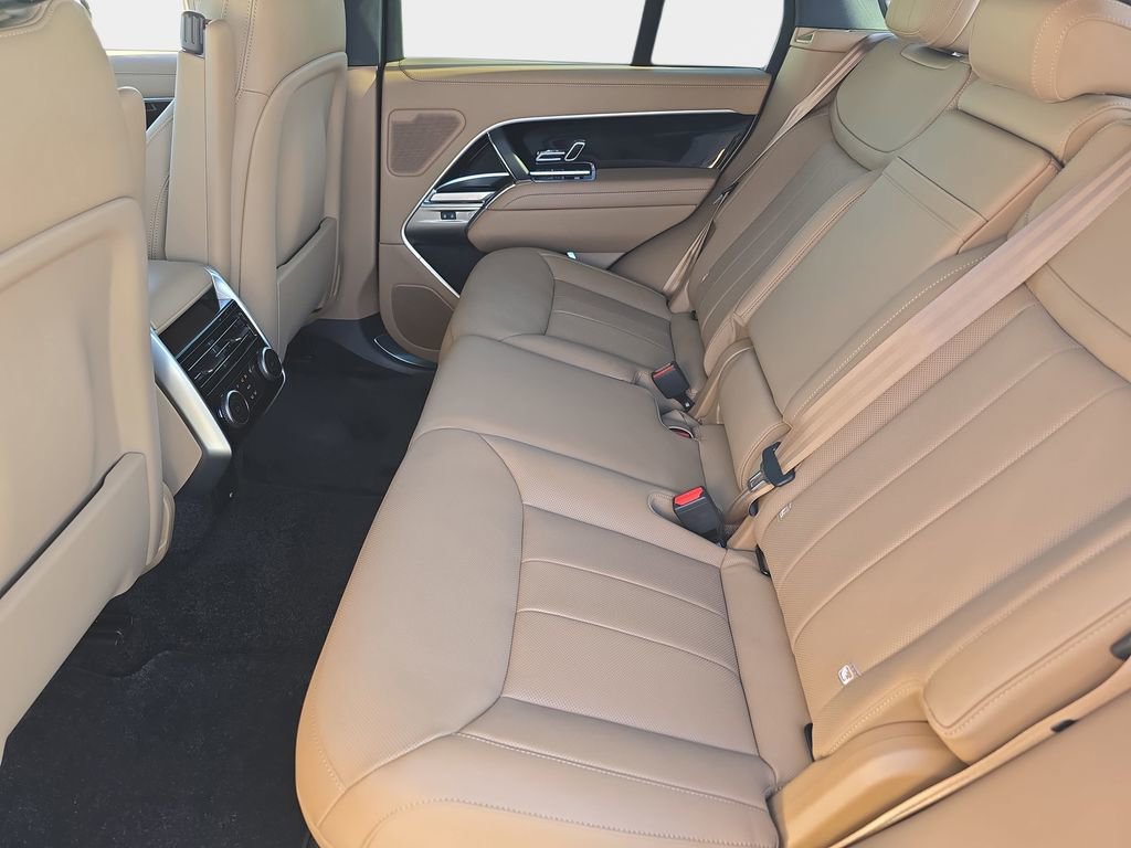 New 2026 Land Rover Range Rover SE image 15