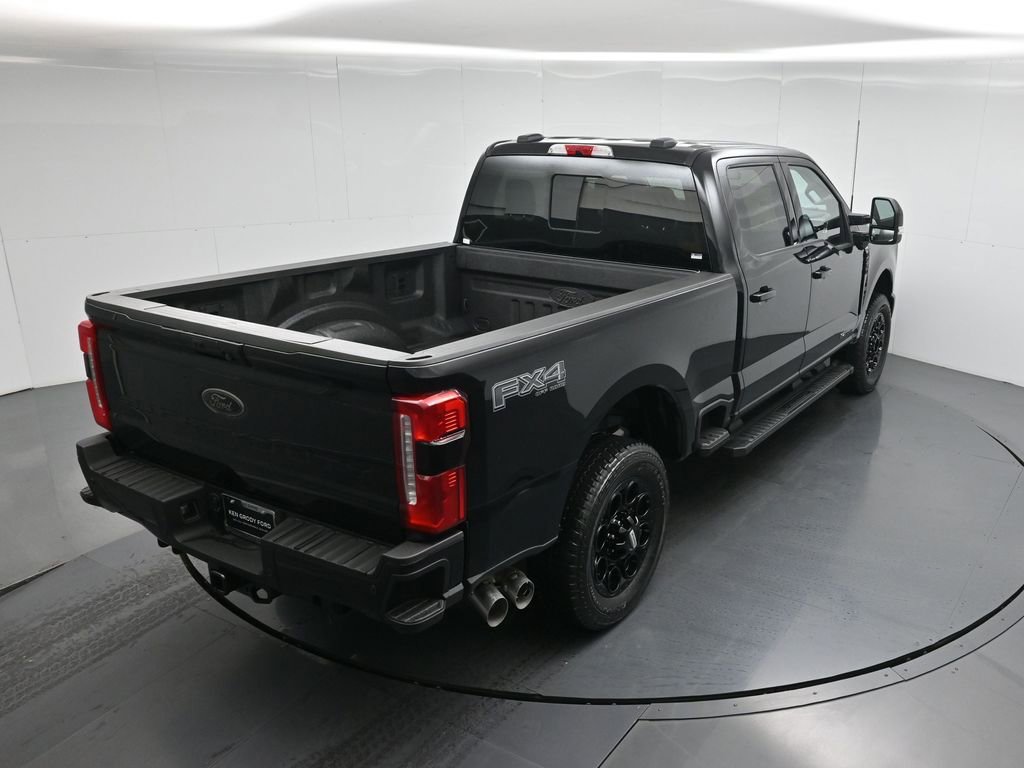 New 2026 Ford F250 Lariat w/ Black Appearance Package image 40