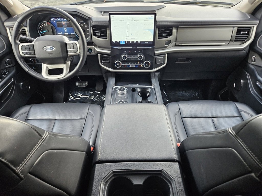 Used 2024 Ford Expedition Max XLT image 6