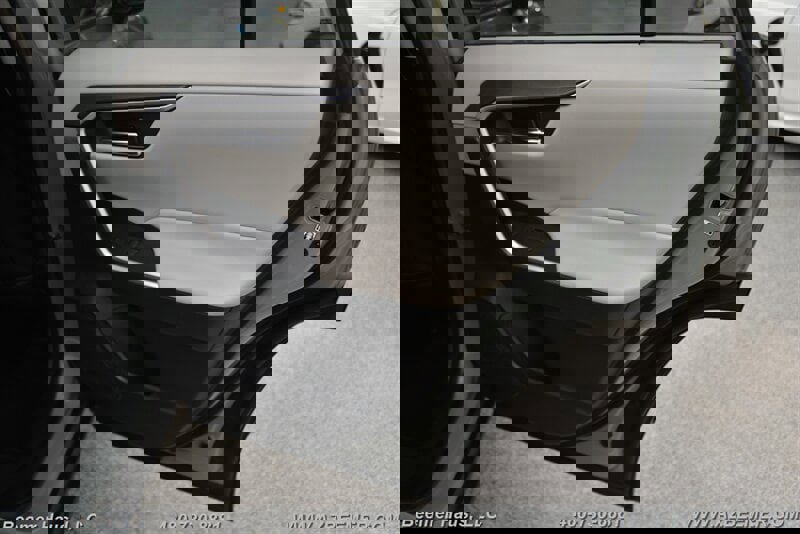 Used 2019 Toyota RAV4 XLE w/ Convenience Package image 38