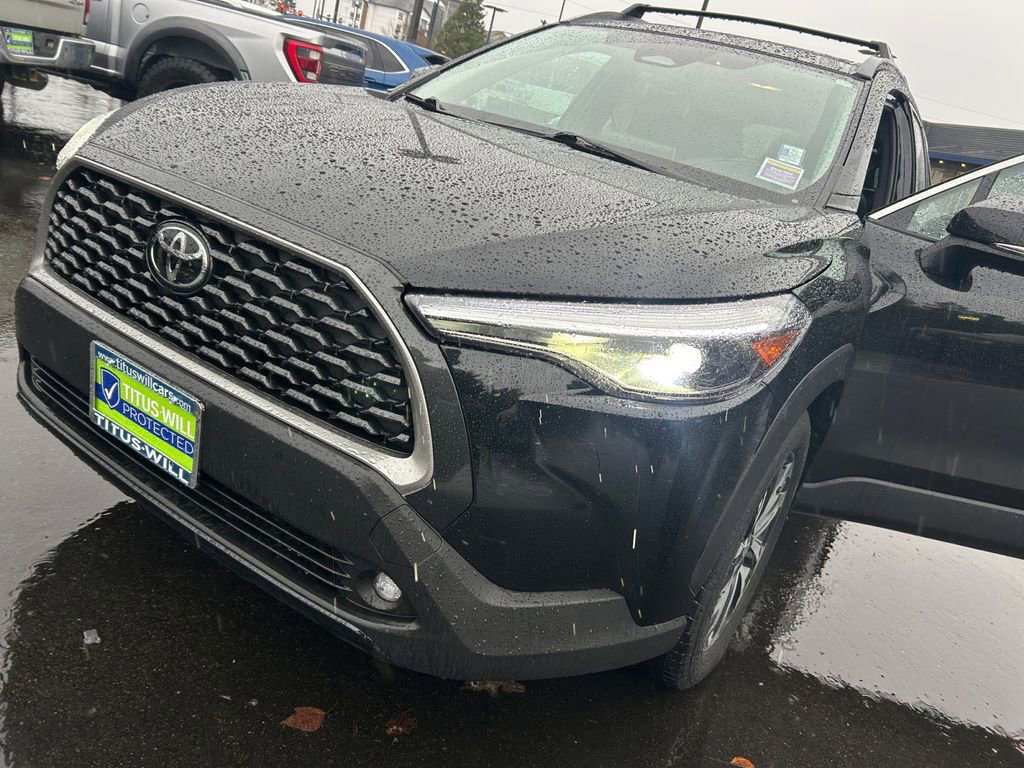 Used 2024 Toyota Corolla Cross XLE w/ Convenience Package image 36