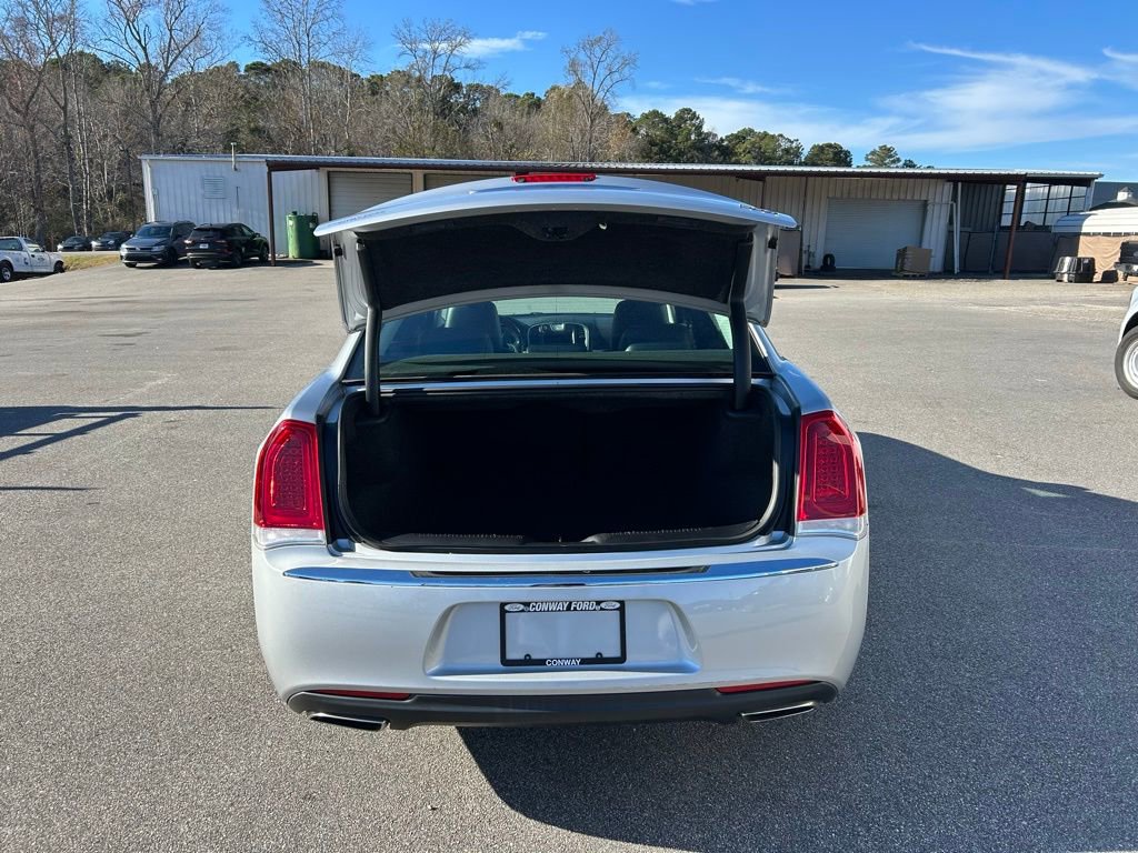 Used 2020 Chrysler 300 Touring L w/ Quick Order Package 2EF image 8