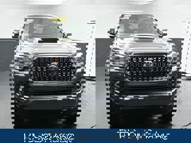 Used 2018 Toyota Tacoma TRD Sport image 4