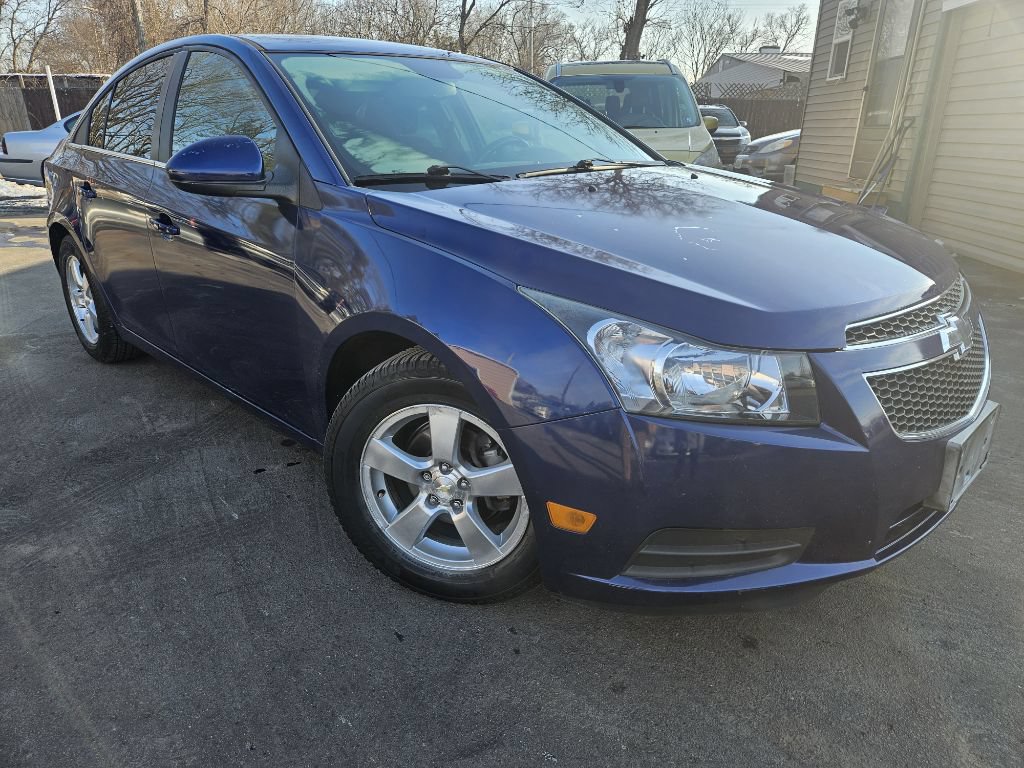 Used 2013 Chevrolet Cruze LT FWD image 3