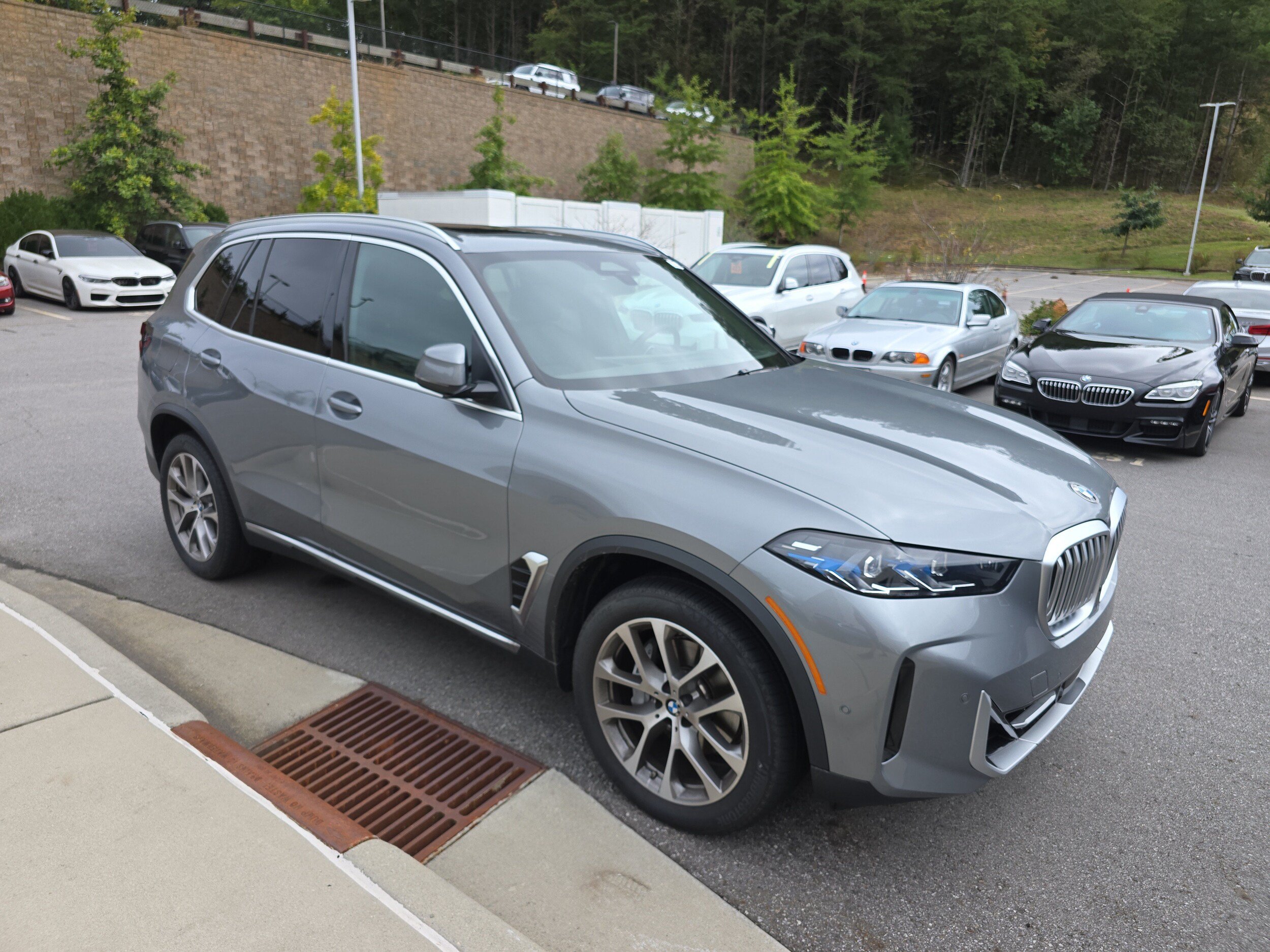 Used 2026 BMW X5 xDrive40i w/ Premium Package AWD/4WD image 1