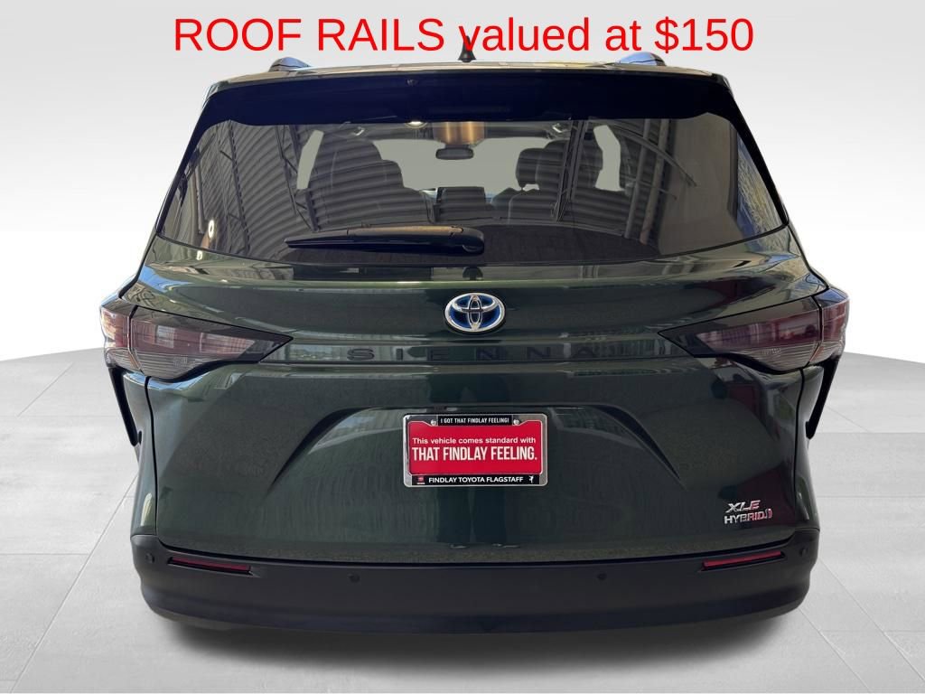 Used 2024 Toyota Sienna XLE image 5