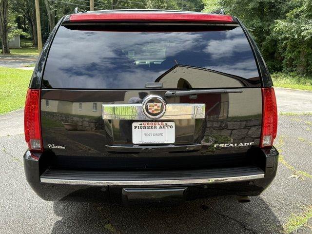 Used 2013 Cadillac Escalade ESV Luxury AWD/4WD image 29