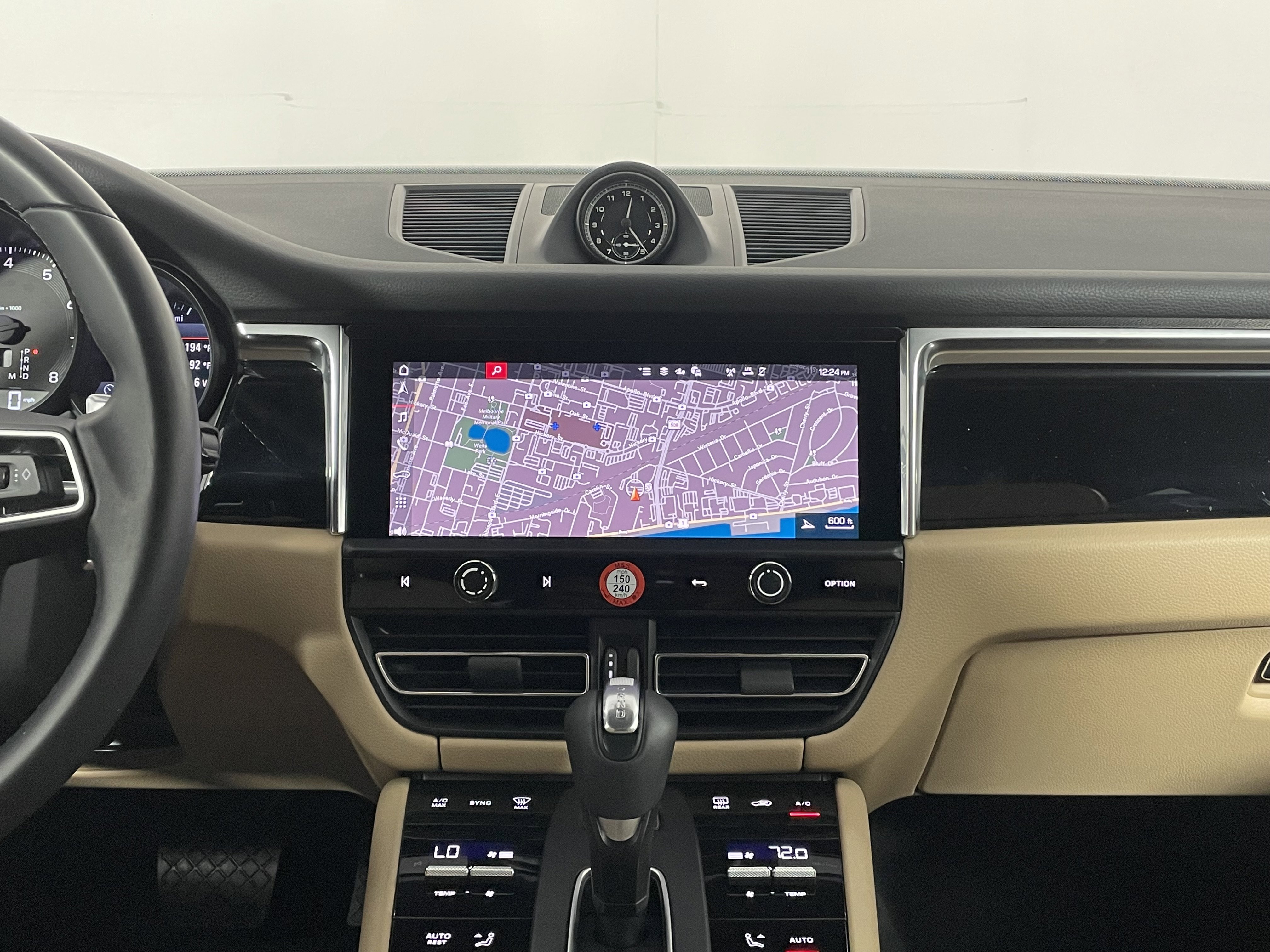 Used 2025 Porsche Macan image 19