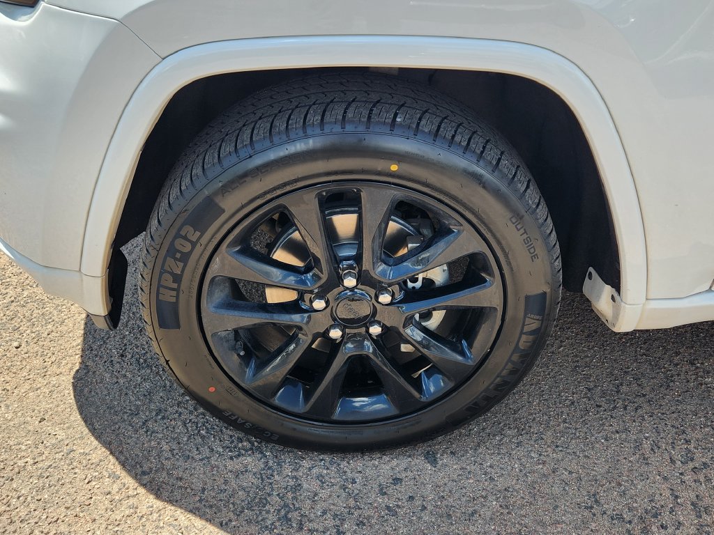 Used 2020 Jeep Grand Cherokee Altitude AWD/4WD image 10