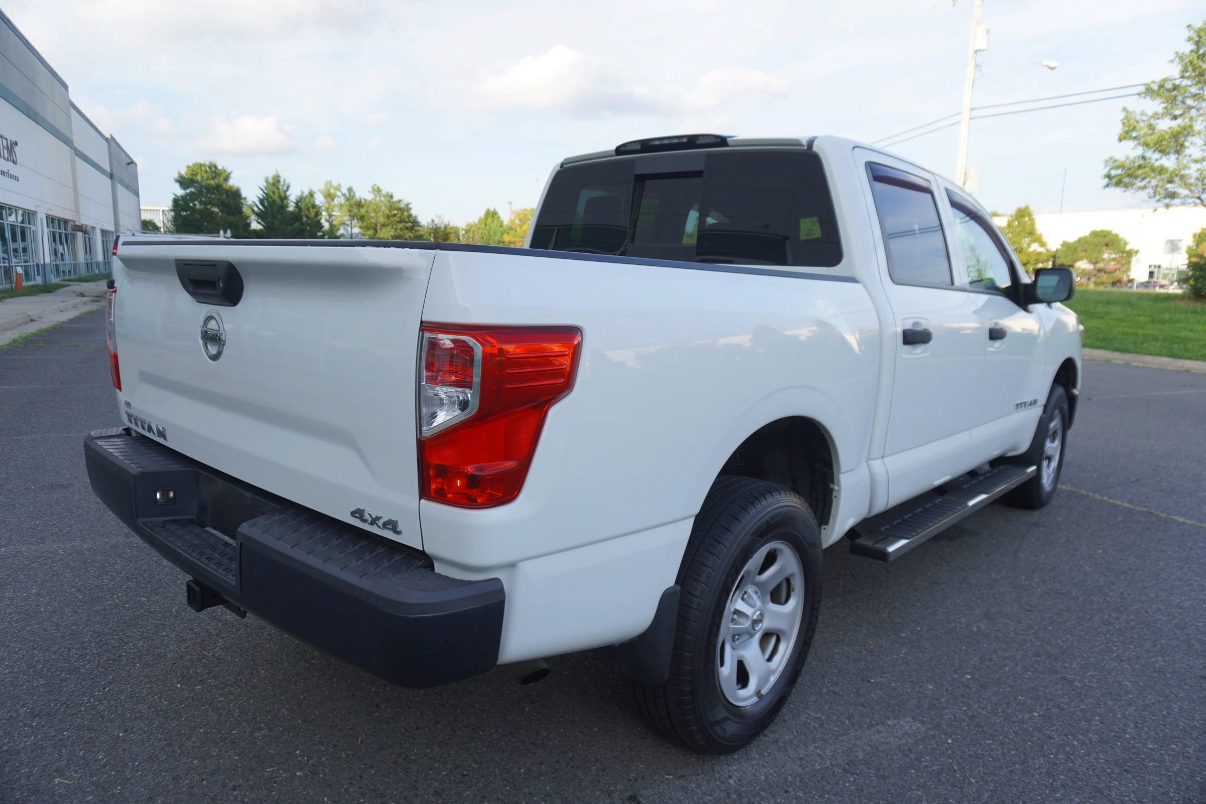 Used 2017 Nissan Titan S AWD/4WD image 7